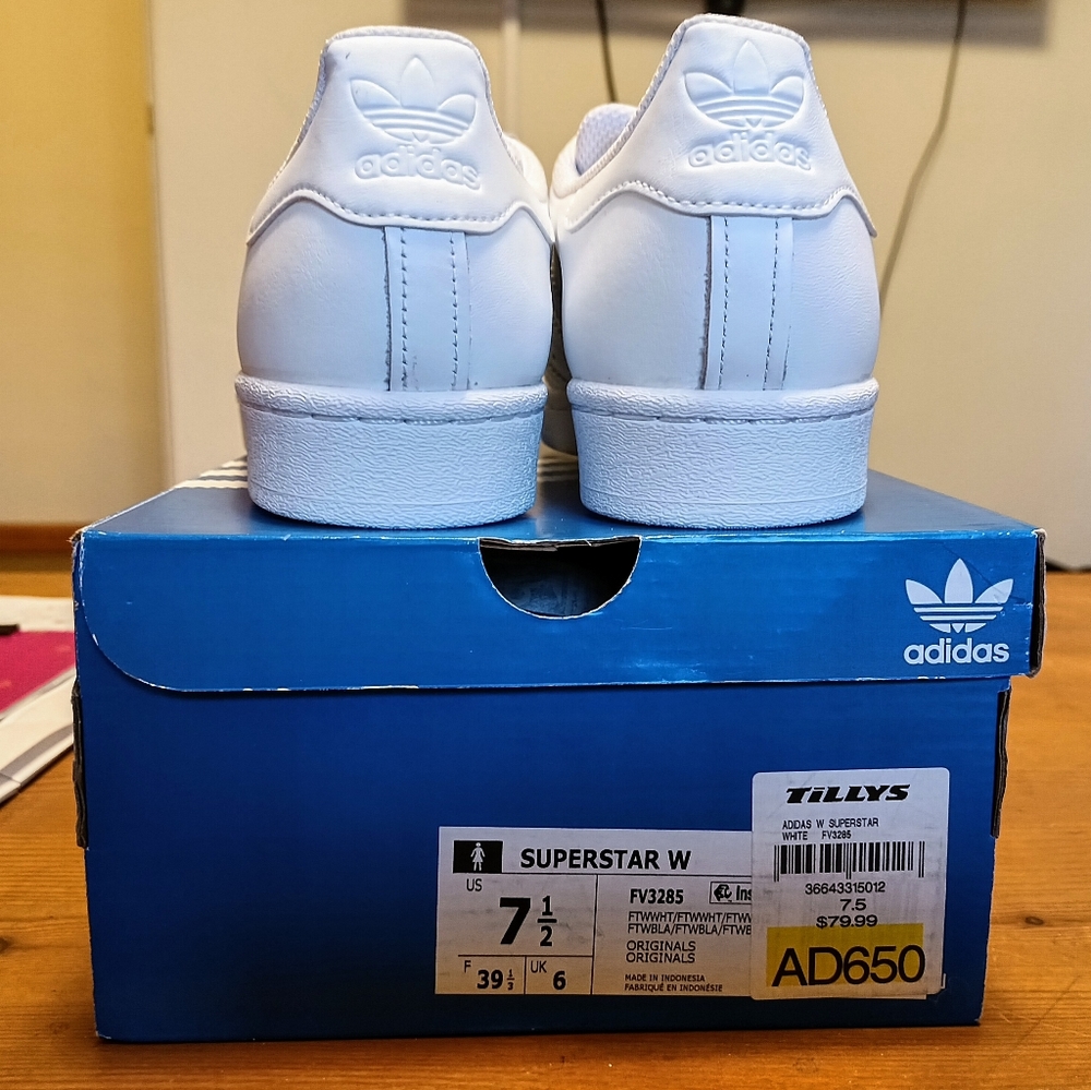adidas superstars white/white women's size 7.5